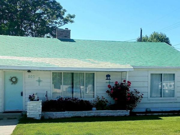 207 N Main St, Homedale, ID 83628