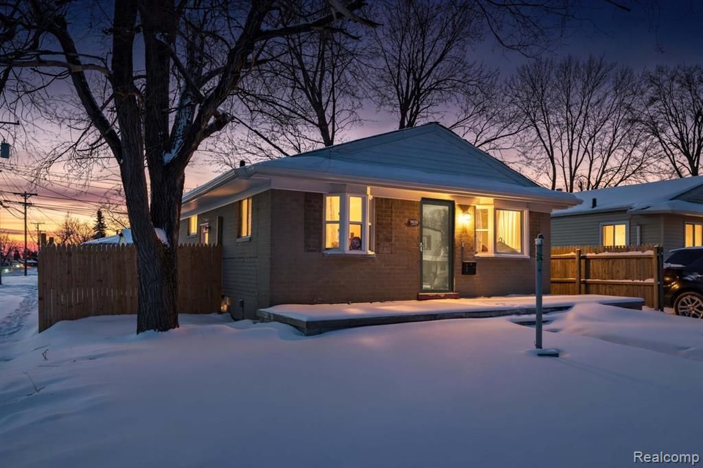 19630 Broadacres Street, Clinton Township, MI 48035 Main Photo