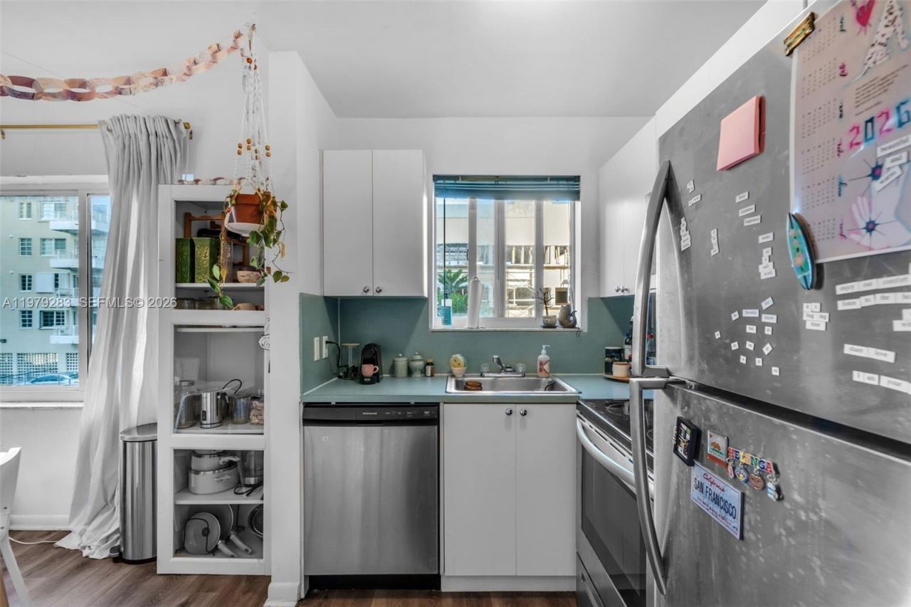 2615 Collins Ave , Unit 21, Miami Beach, FL 33140 Photo