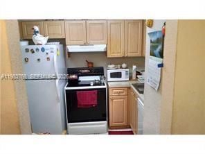 9320 Fontainebleau Blvd, Unit 109, Miami, FL 33172 Photo