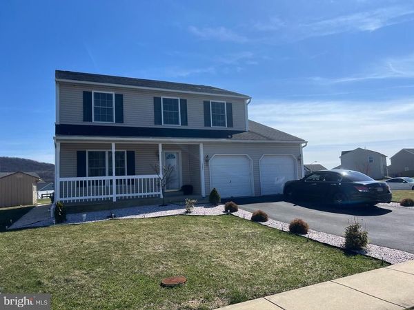 121 NANTUCKET DRIVE, READING, PA 19605