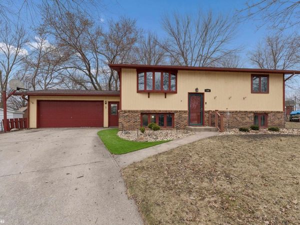 104 Sunland Court, Forest City, IA 50436