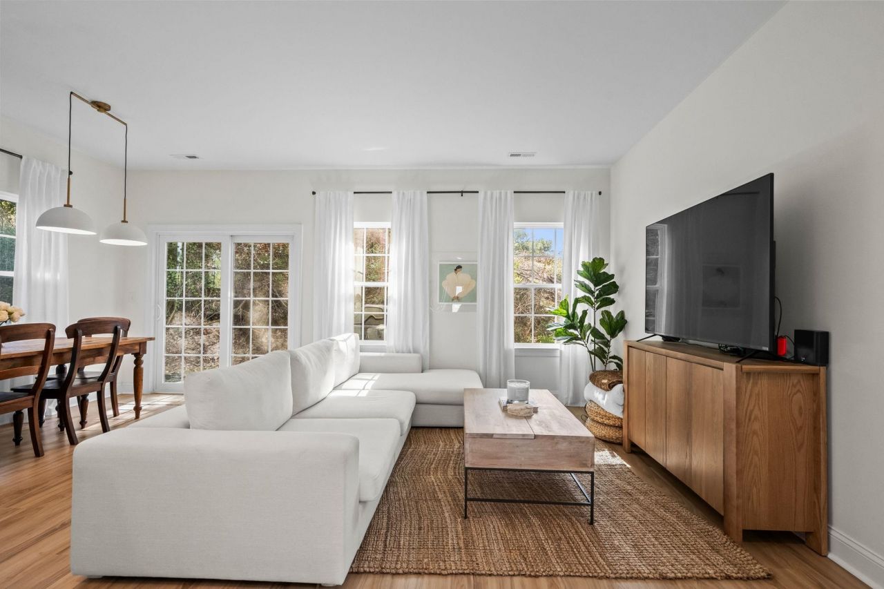 2239 Sand Dunes Dr. Photo 12