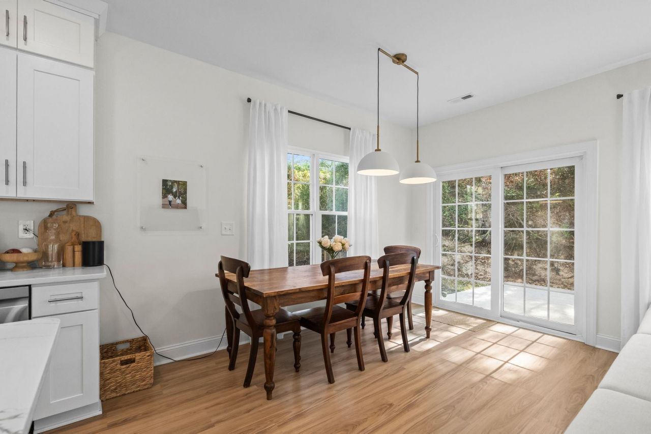 2239 Sand Dunes Dr. Photo 6