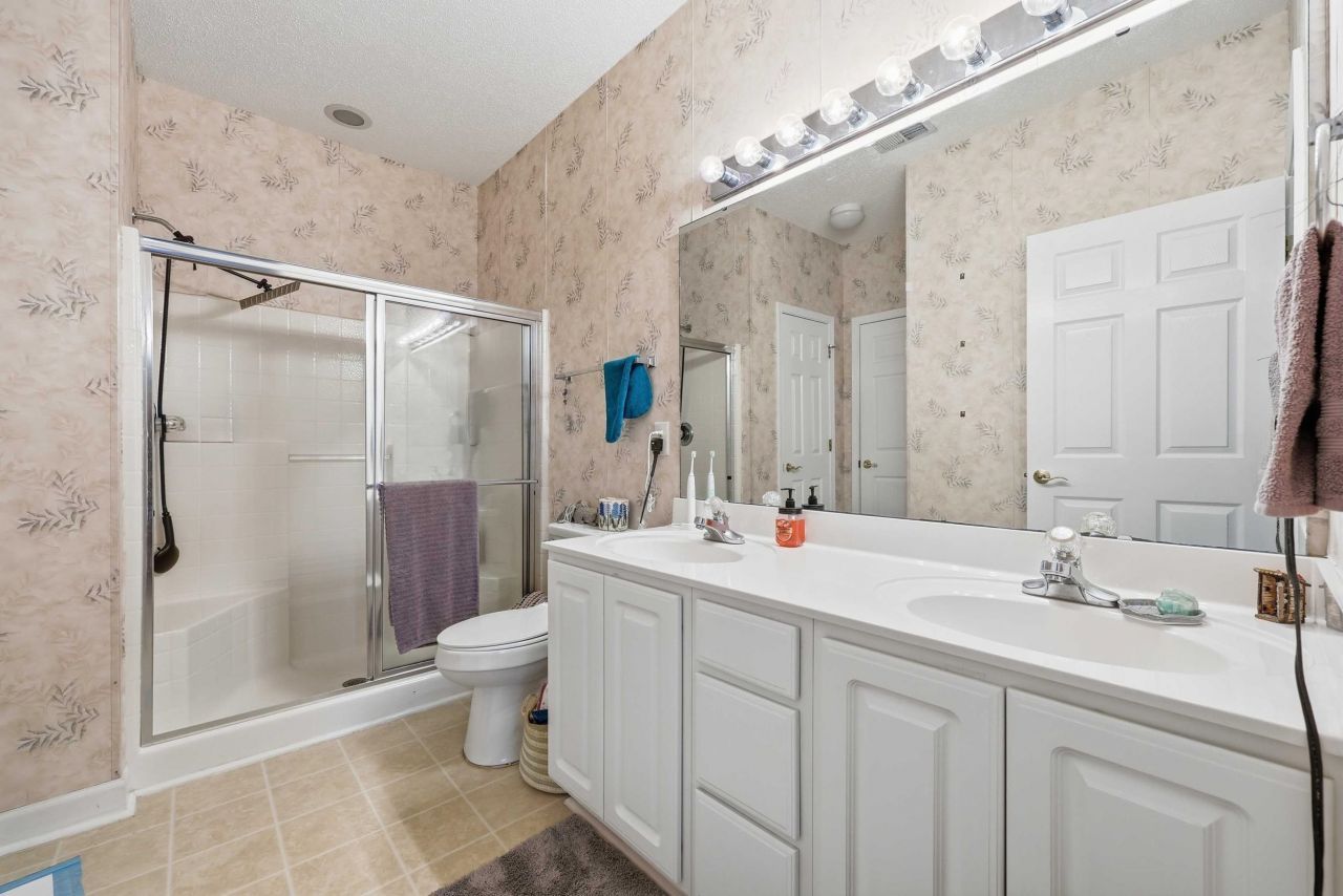 710 Charter Dr. Photo 15