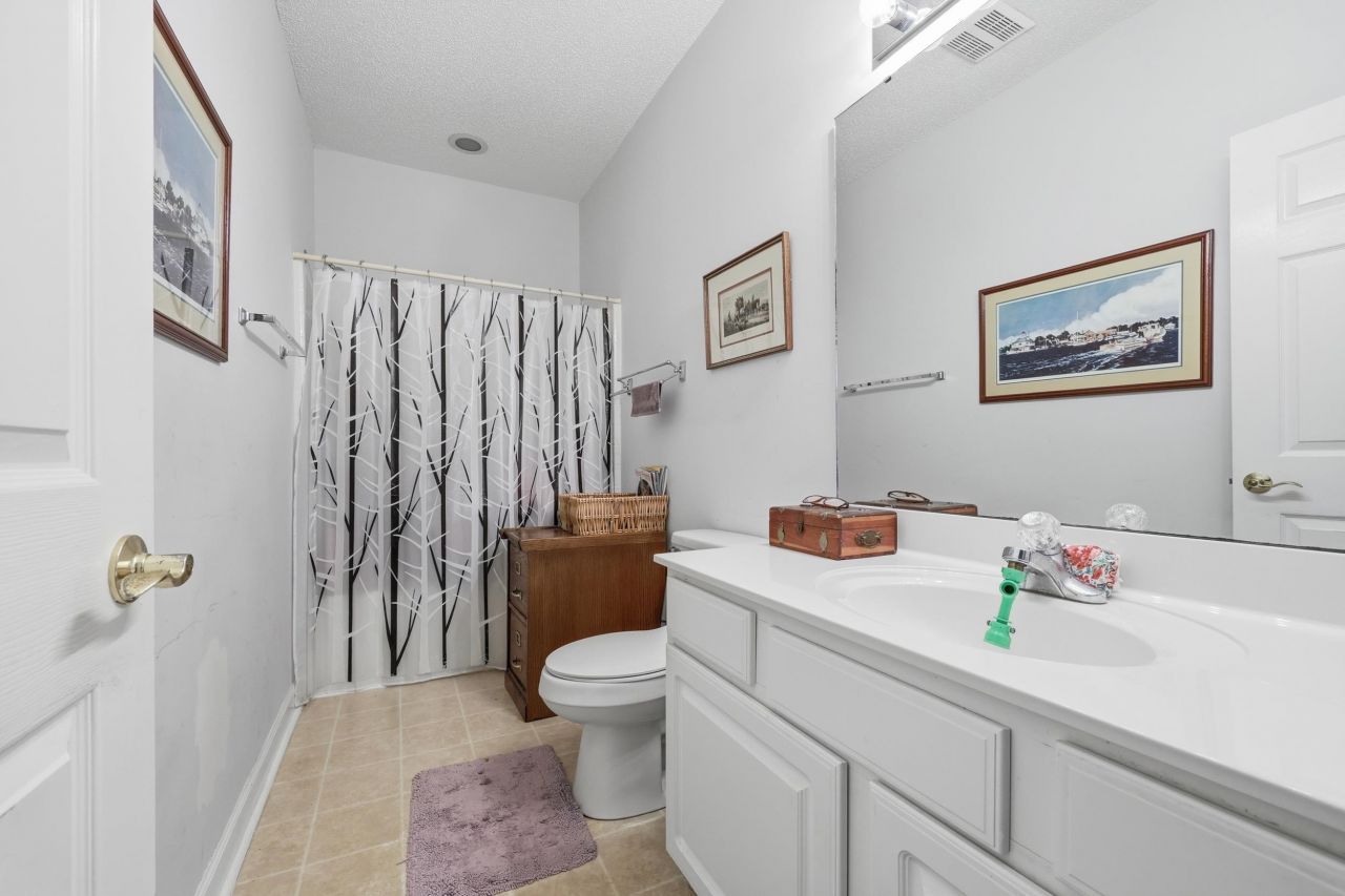 710 Charter Dr. Photo 18