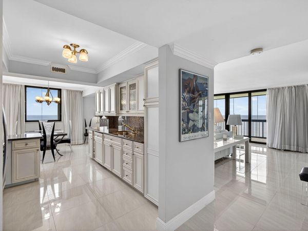 5380 N Ocean Drive, Unit 12e, Singer Island, FL 33404