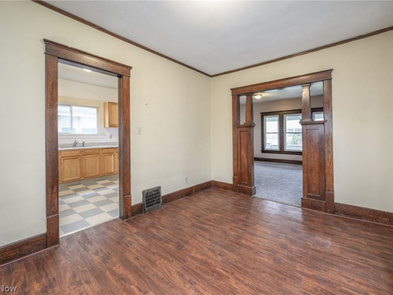 914 Delia Avenue, Akron, OH 44320 Photo 10