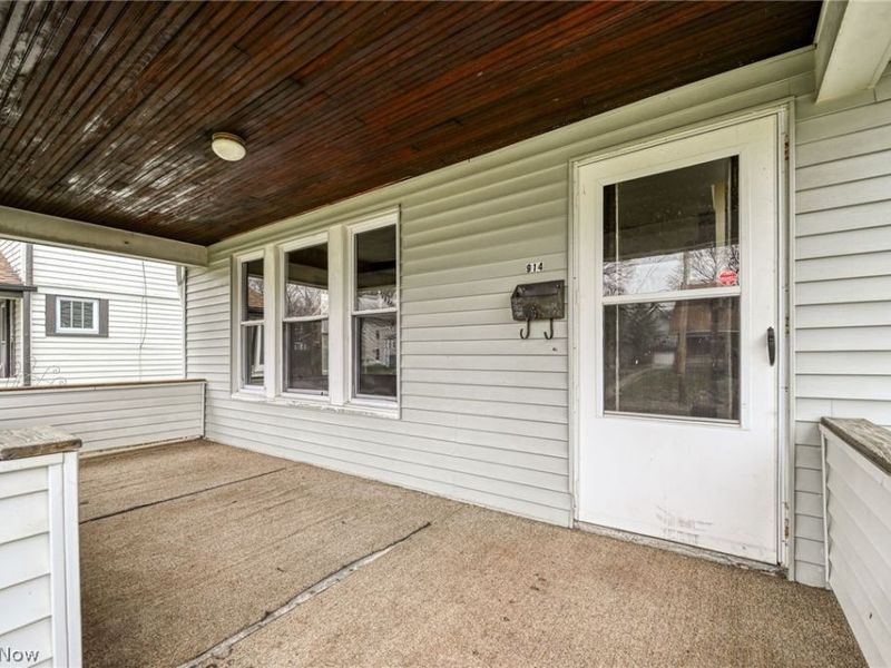 914 Delia Avenue, Akron, OH 44320 Photo 2