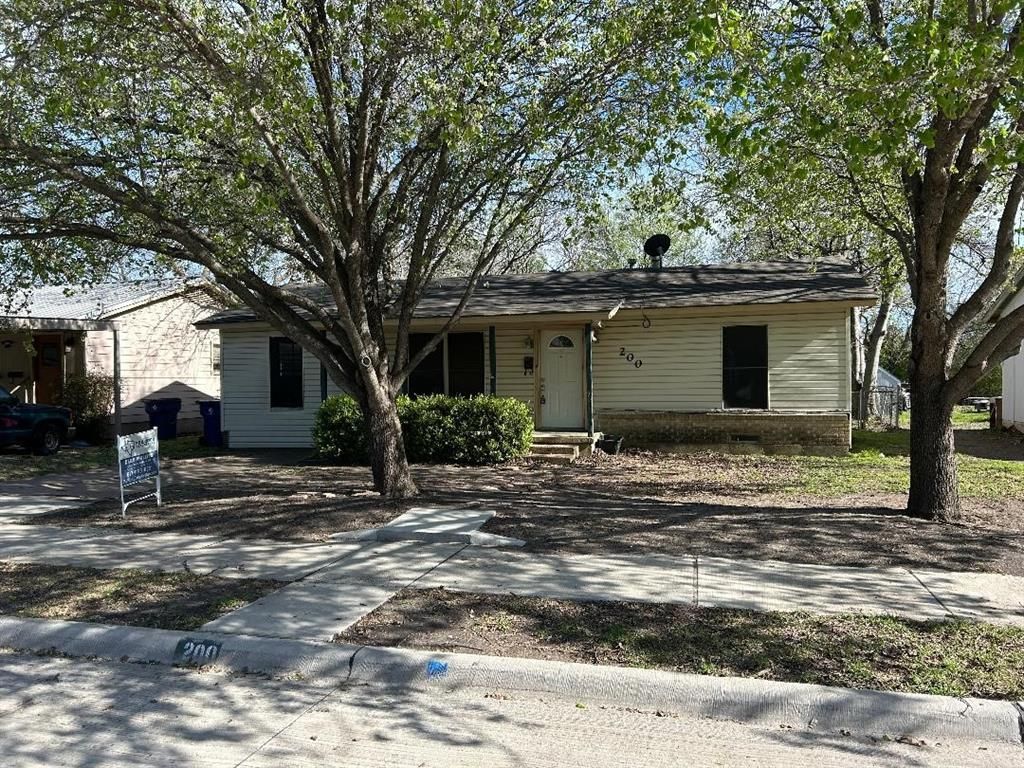 200 Cumberland Road, Waxahachie, TX 75165 Main Photo