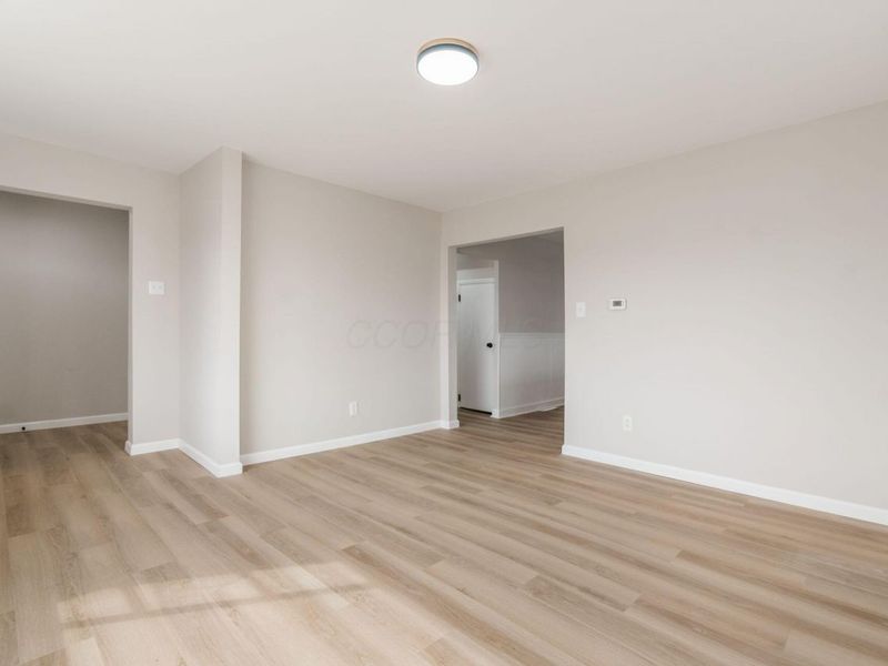 528 E Ohio Street , Circleville, OH 43113 Photo 5