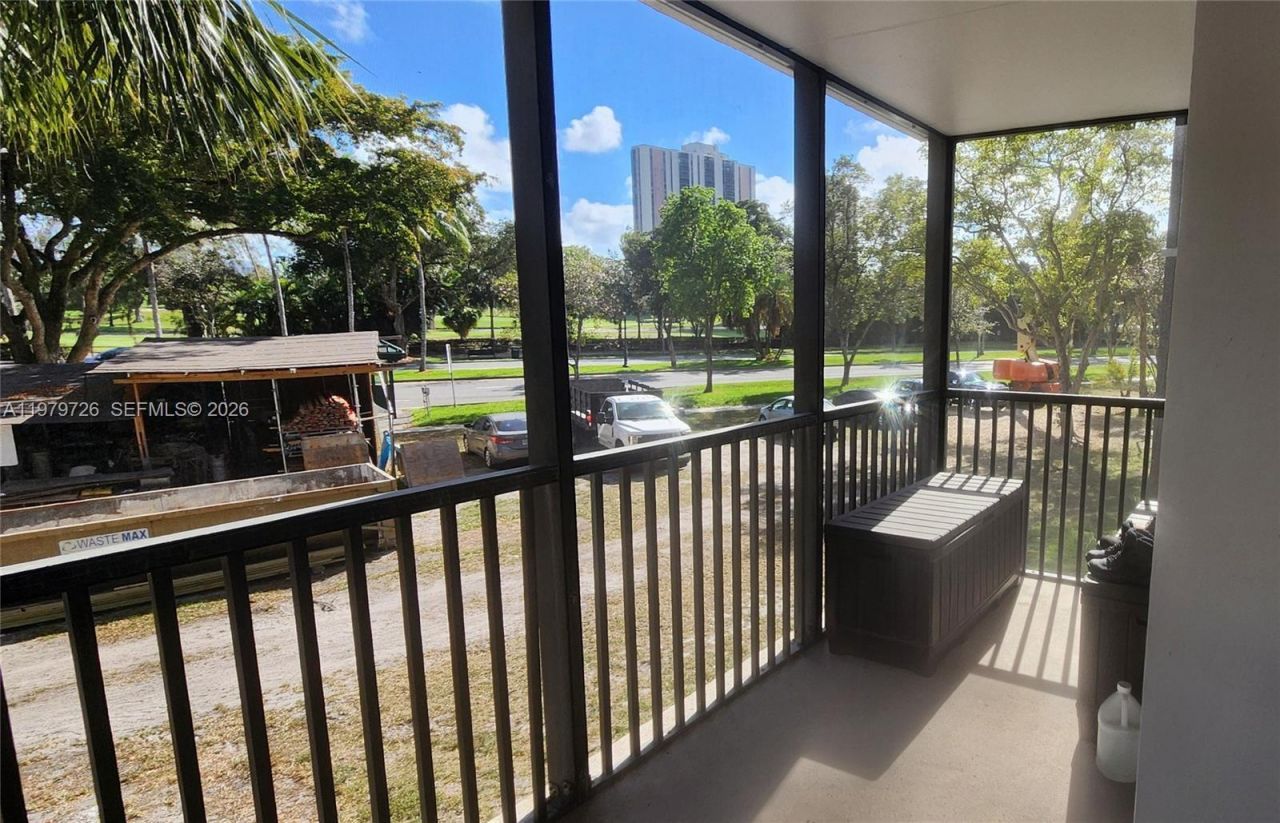 3301 N Country Club Dr, Unit 211, Aventura, FL 33180 Photo