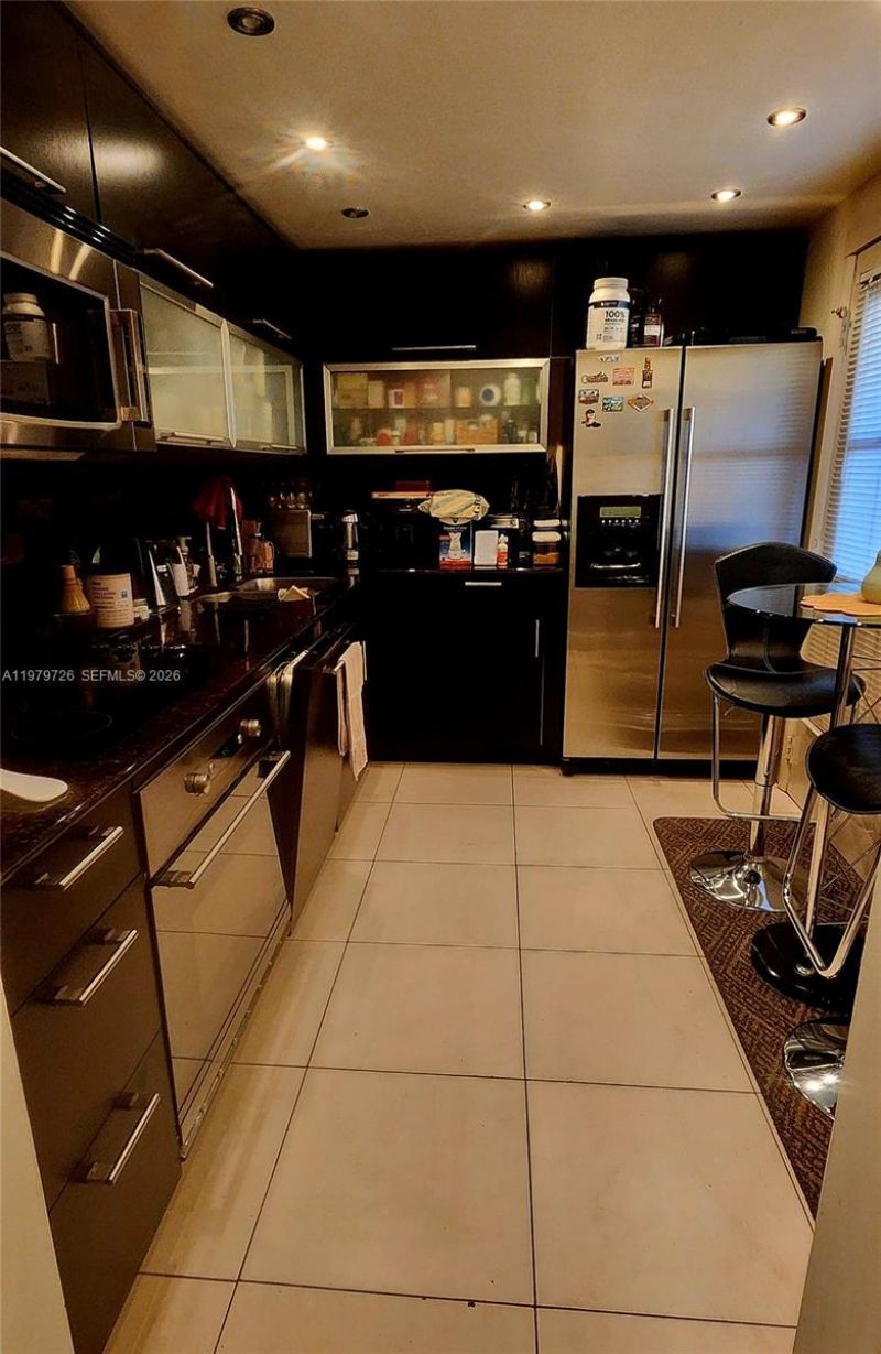 3301 N Country Club Dr , Unit 211, Aventura, FL 33180 Photo