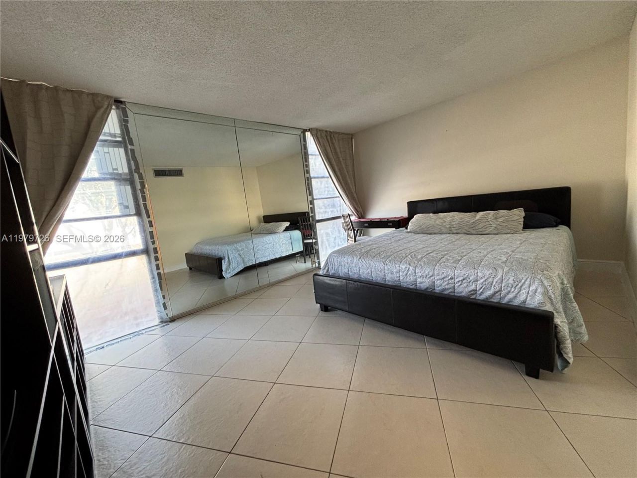 3301 N Country Club Dr, Unit 211, Aventura, FL 33180 Photo