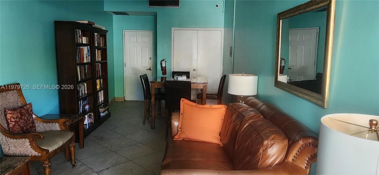 3301 N Country Club Dr , Unit 211, Aventura, FL 33180 Photo