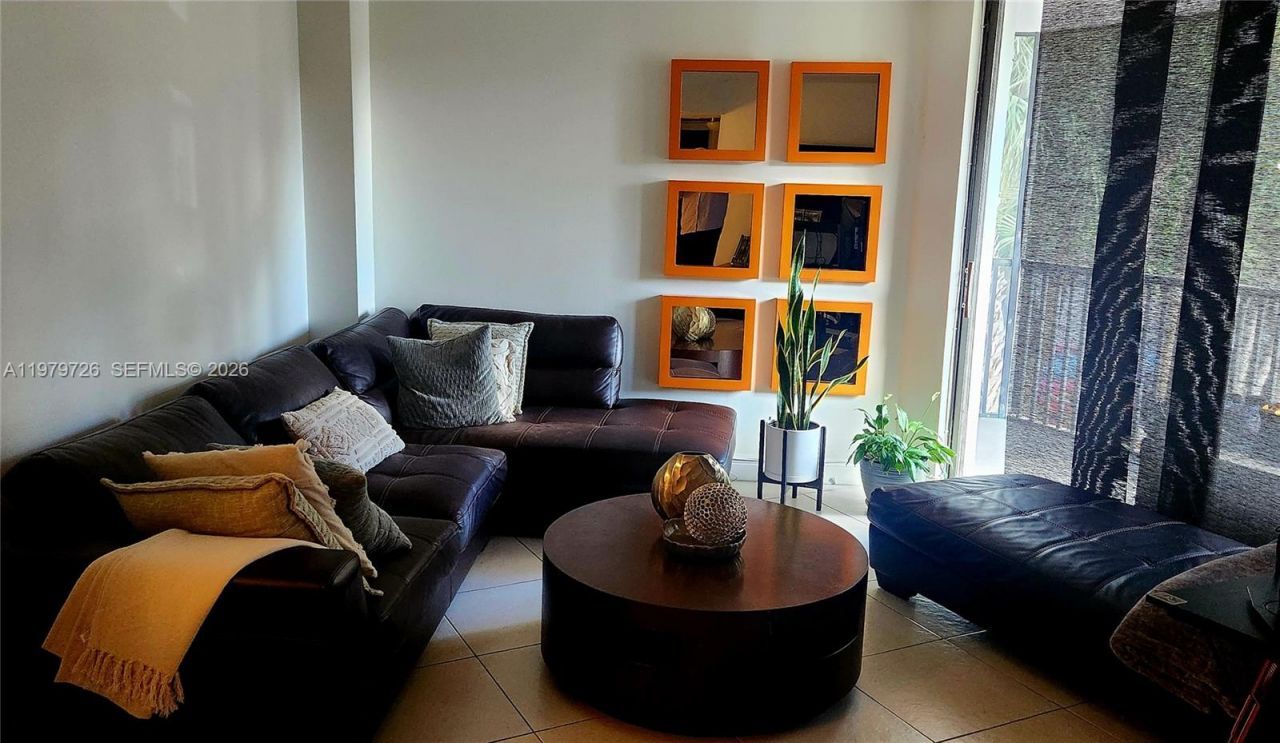 3301 N Country Club Dr, Unit 211, Aventura, FL 33180 Photo