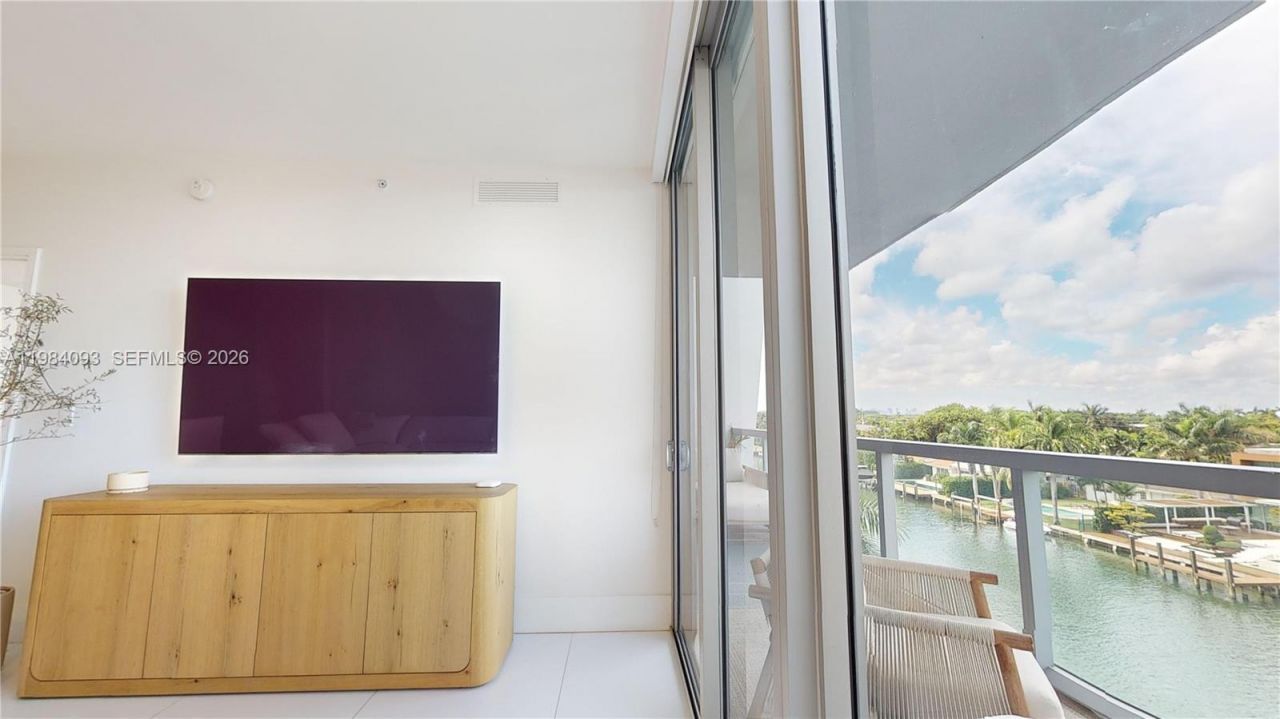 9940 W Bay Harbor Dr , Unit 5E-N, Bay Harbor Islands, FL 33154 Photo