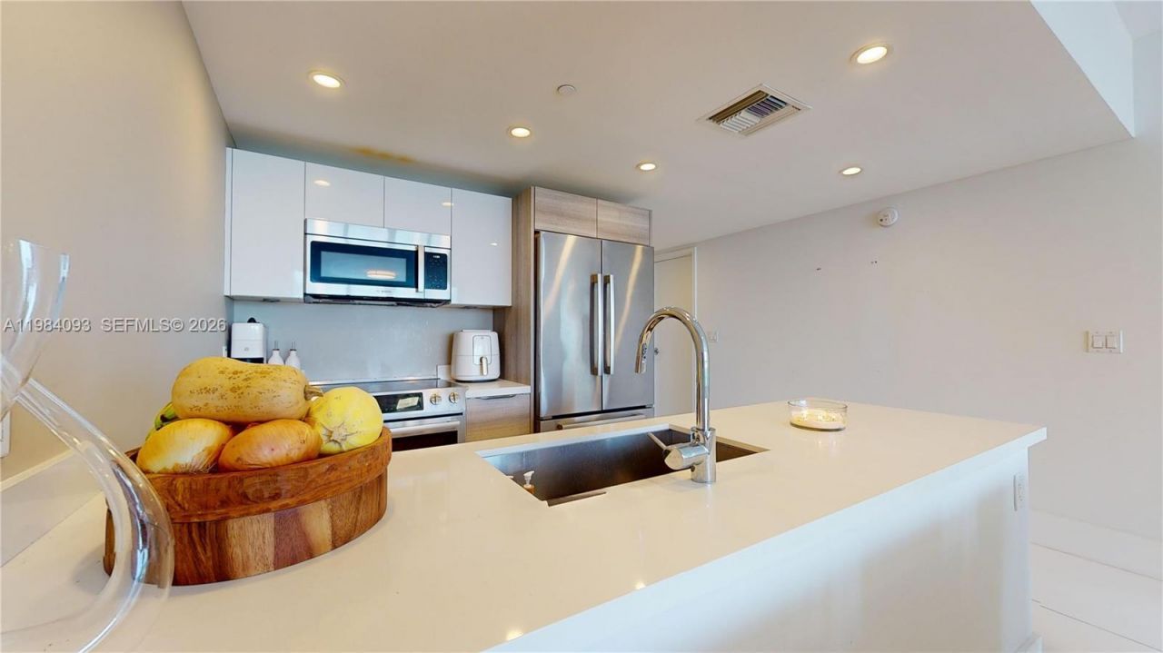 9940 W Bay Harbor Dr , Unit 5E-N, Bay Harbor Islands, FL 33154 Photo