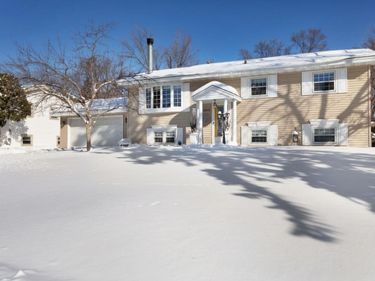 2012 E 86 1/2 Street, Bloomington, MN 55425