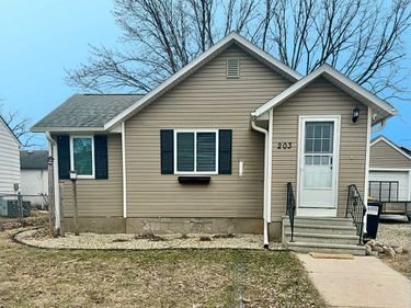 203 1st Street NW, Dodge Center, MN 55927