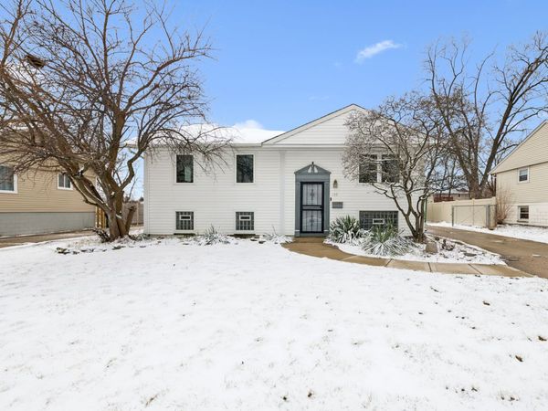 135 Ambassador Avenue , Romeoville, IL 60446