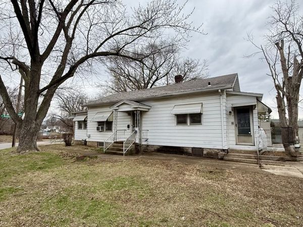 1902 N Broadway Street , Peoria, IL 61604