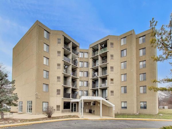 1750 N Marywood Avenue, Unit 305, Aurora, IL 60505