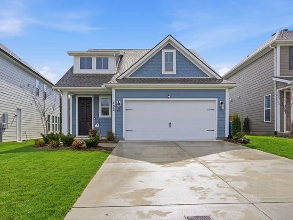 132 Portico Pl, La Vergne, TN 37086