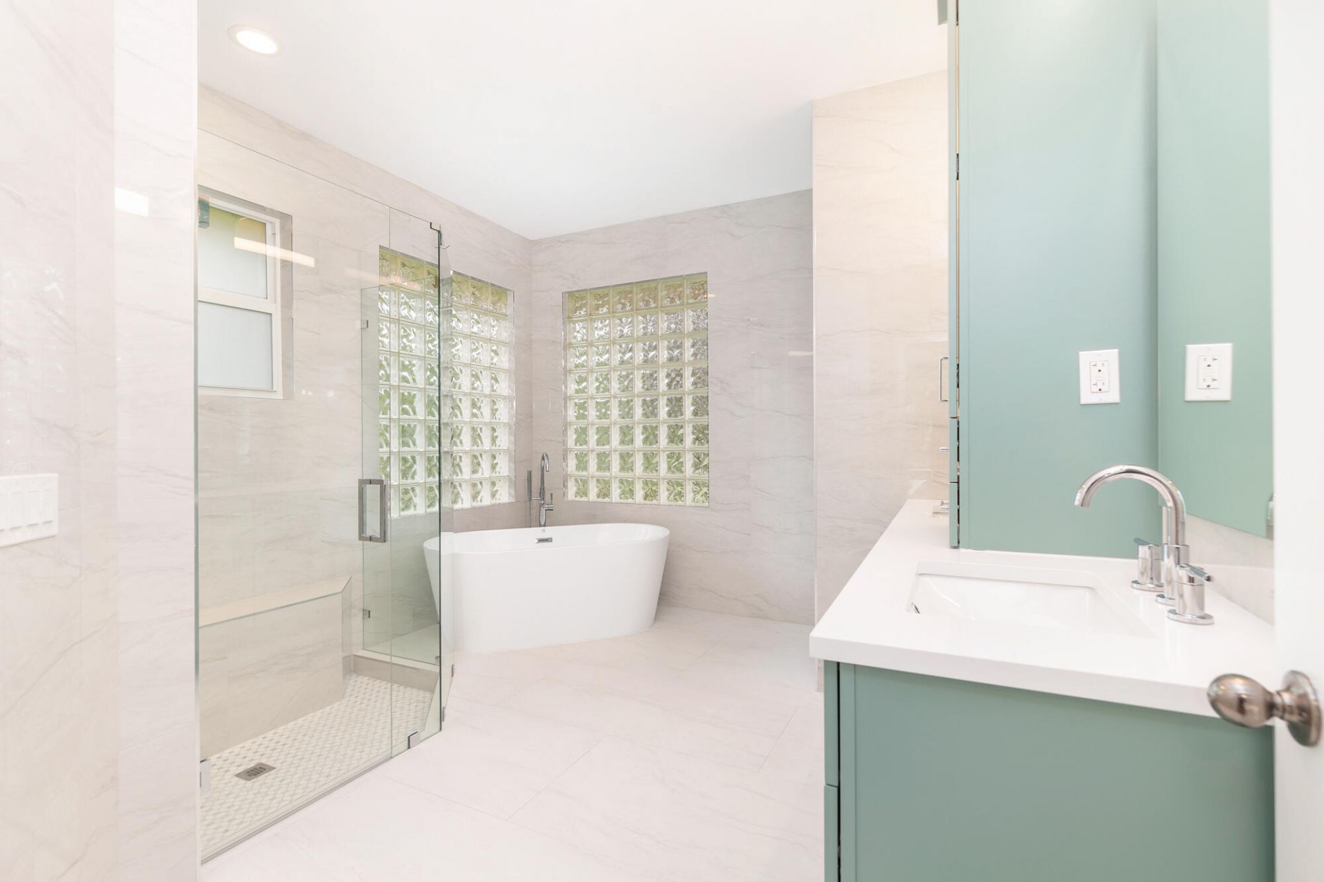 3317 Embassy Drive, West Palm Beach, FL 33401 Photo