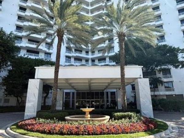 3300 NE 192 Street, Unit 1901, Aventura, FL 33180