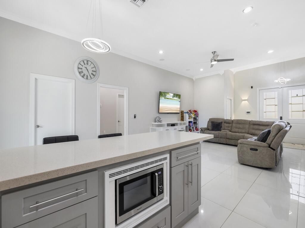 914 SW Mccracken Avenue, Port Saint Lucie, FL 34953 Photo