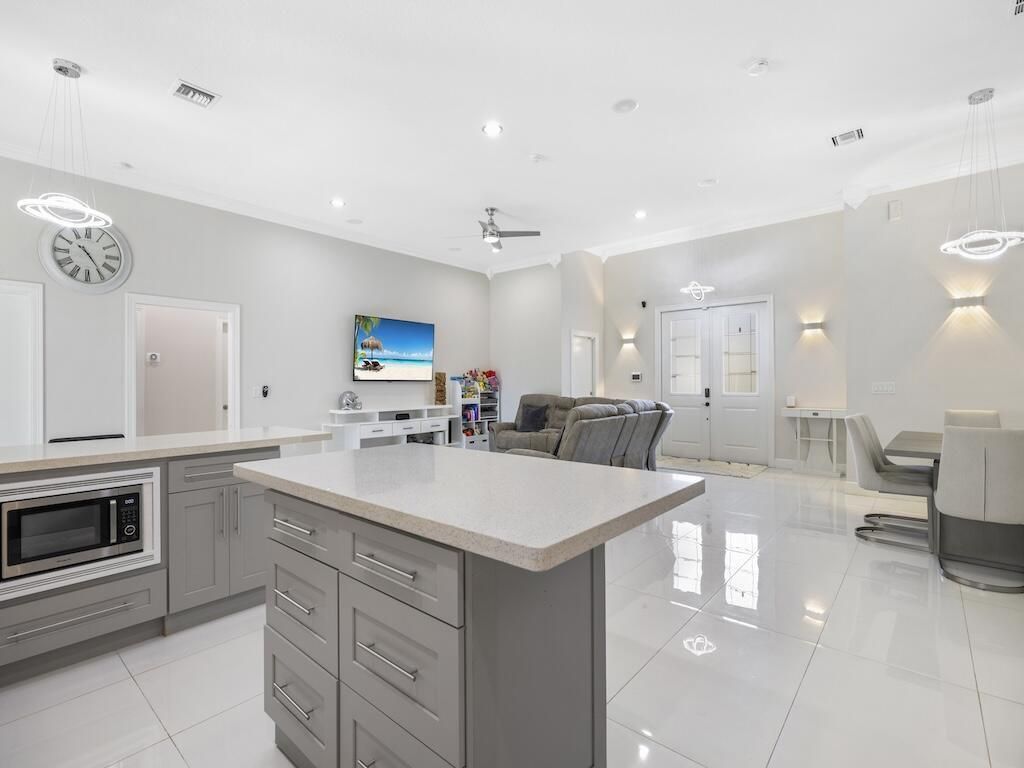 914 SW Mccracken Avenue, Port Saint Lucie, FL 34953 Photo