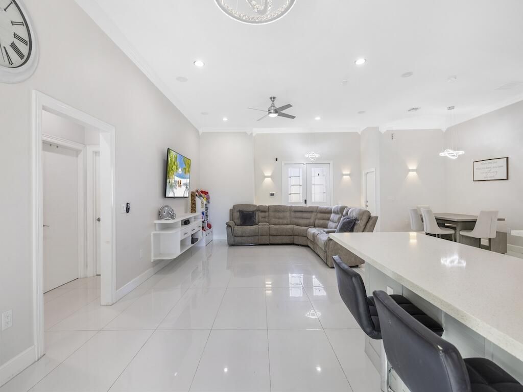 914 SW Mccracken Avenue, Port Saint Lucie, FL 34953 Photo