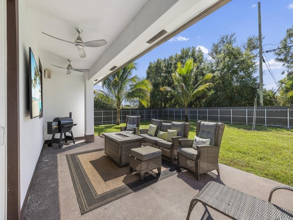 914 SW Mccracken Avenue, Port Saint Lucie, FL 34953 Photo