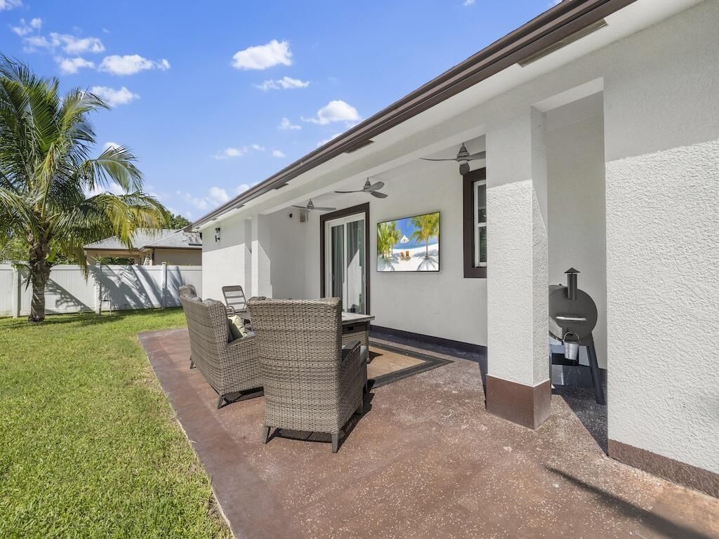 914 SW Mccracken Avenue, Port Saint Lucie, FL 34953 Photo