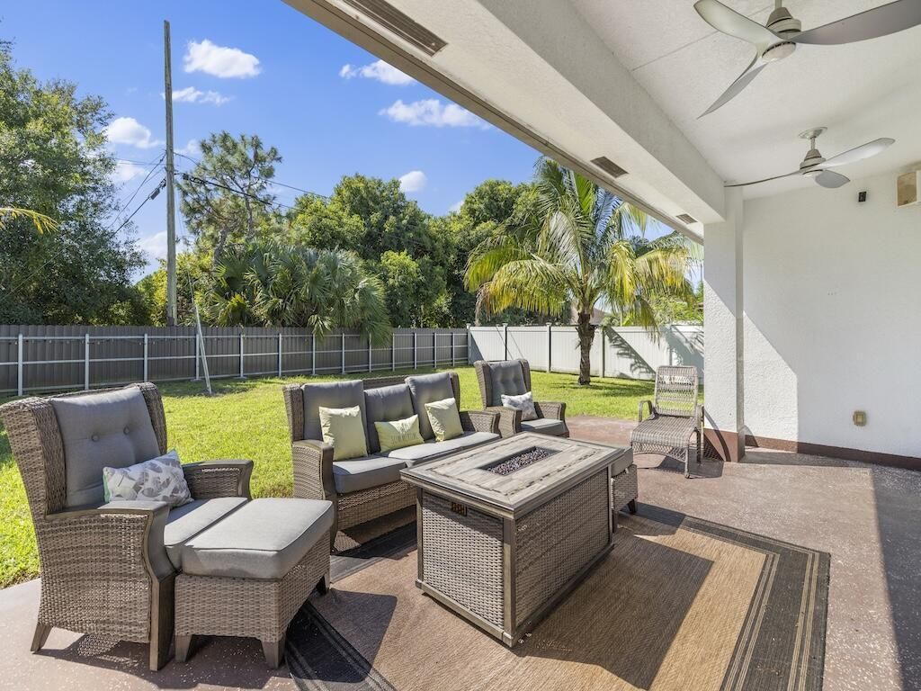 914 SW Mccracken Avenue, Port Saint Lucie, FL 34953 Photo