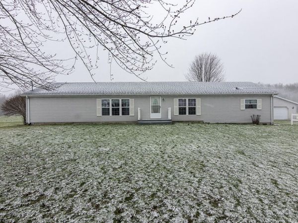 40021 CR 665, Paw Paw, MI 49079