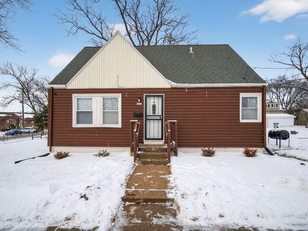 4216 W Sheridan AVENUE, Milwaukee, WI 53209