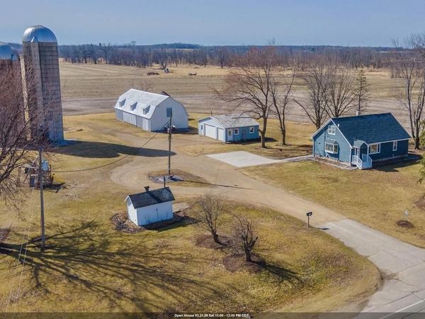 9321 STATE ROAD 21, Omro, WI 54963