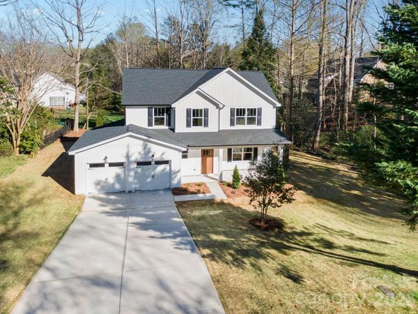 644 Deerfield Drive , Mount Holly, NC 28120