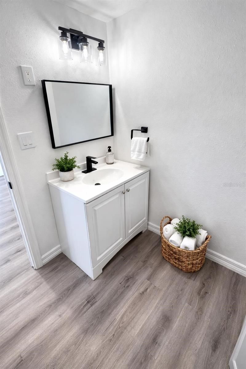 1827 Montana Avenue Ne, Saint Petersburg, FL 33703 Photo