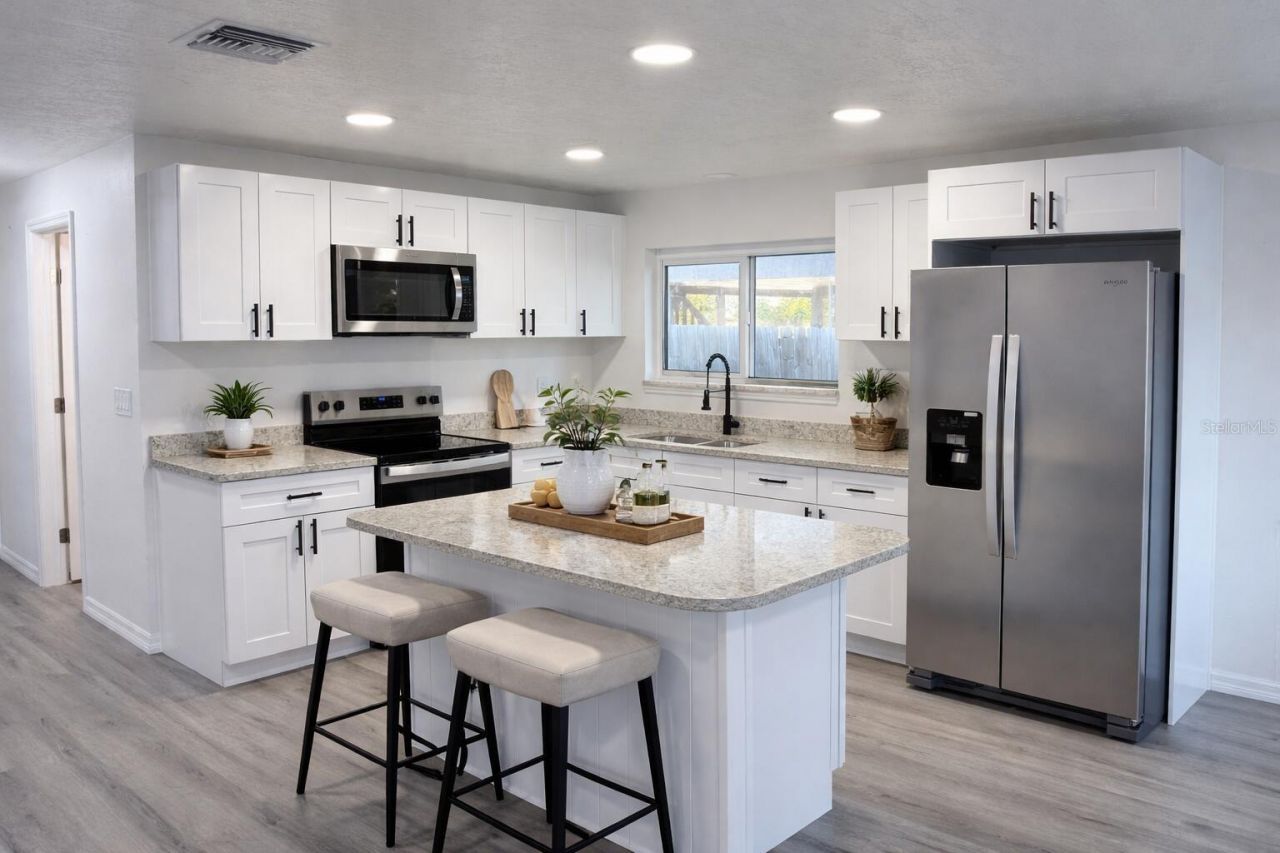 1827 Montana Avenue Ne, Saint Petersburg, FL 33703 Photo