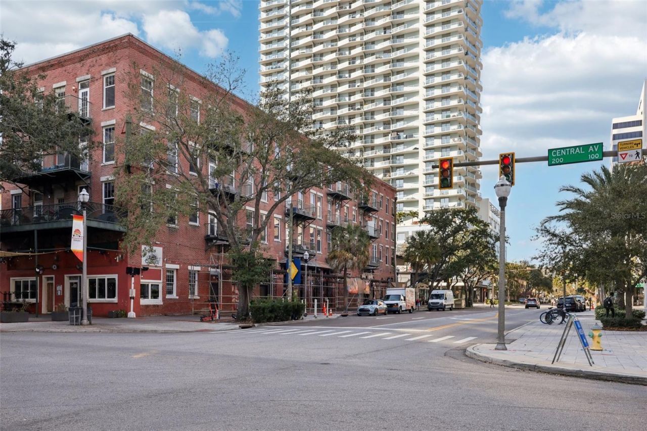 226 5th Avenue N, Unit 801, Saint Petersburg, FL 33701 Photo