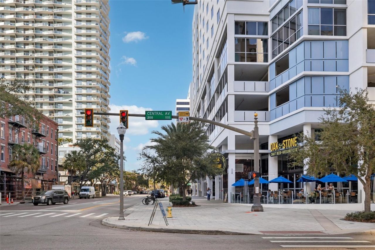 226 5th Avenue N, Unit 801, Saint Petersburg, FL 33701 Photo