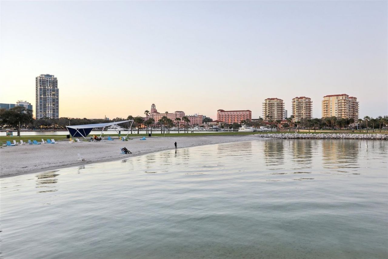 226 5th Avenue N, Unit 801, Saint Petersburg, FL 33701 Photo