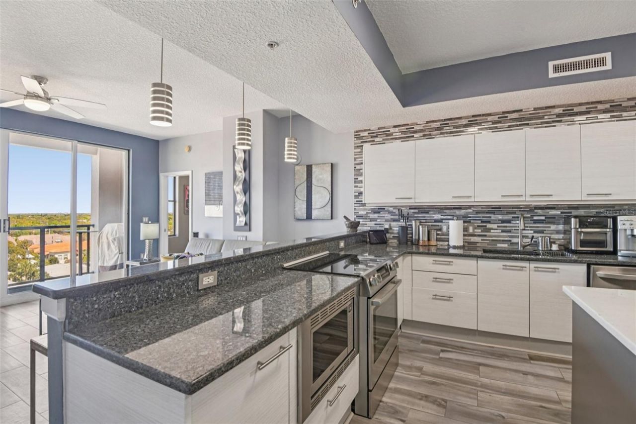 226 5th Avenue N, Unit 801, Saint Petersburg, FL 33701 Photo