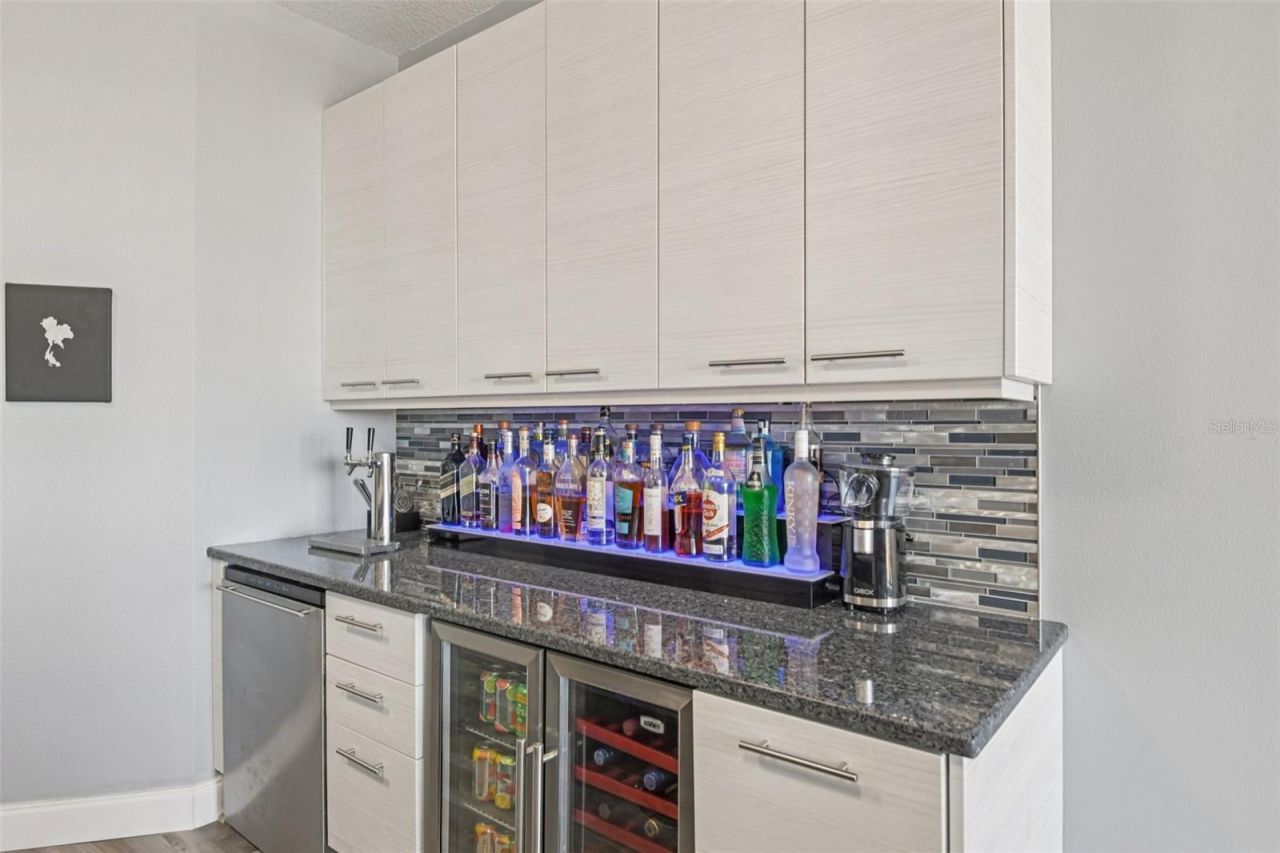 226 5th Avenue N, Unit 801, Saint Petersburg, FL 33701 Photo