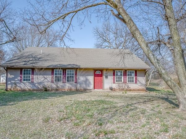 802 S 20th Street, Chickasha, OK 73018