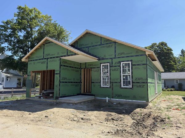 965A W Maumee, Adrian, MI 49221