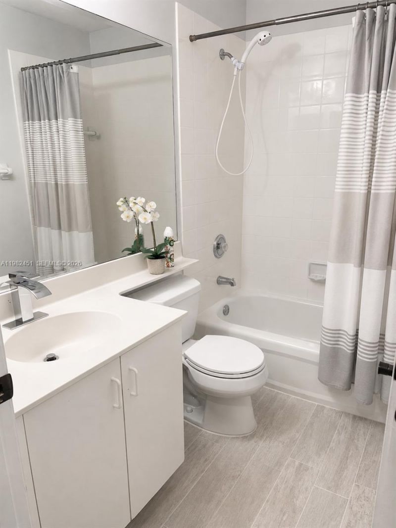 11210 NW 73rd Ter, Unit 11210, Doral, FL 33178 Photo